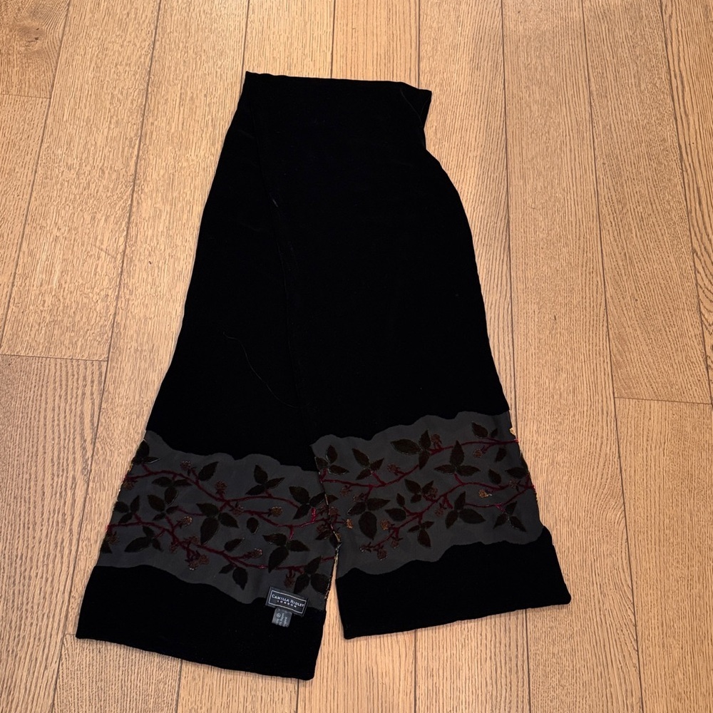 Camilla Ridley London Silk Velvet Vine Leaf Scarf - Picture 4 of 6